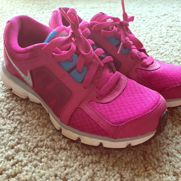 Nike Shoes - Pink Nike Dual Fusion ST2 sneakers (6.5)